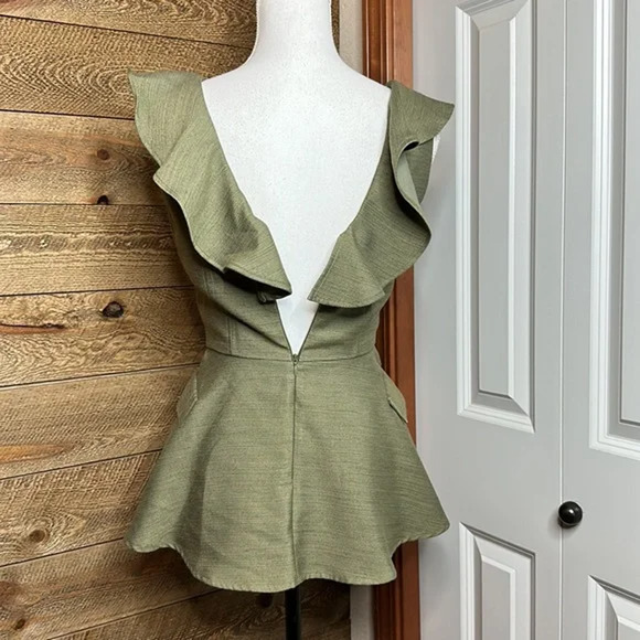 C/MEO Collective Ultirior Top Blouse Green Ruffle Double V-Neck Sleeveless XXS - Picture 7 of 11